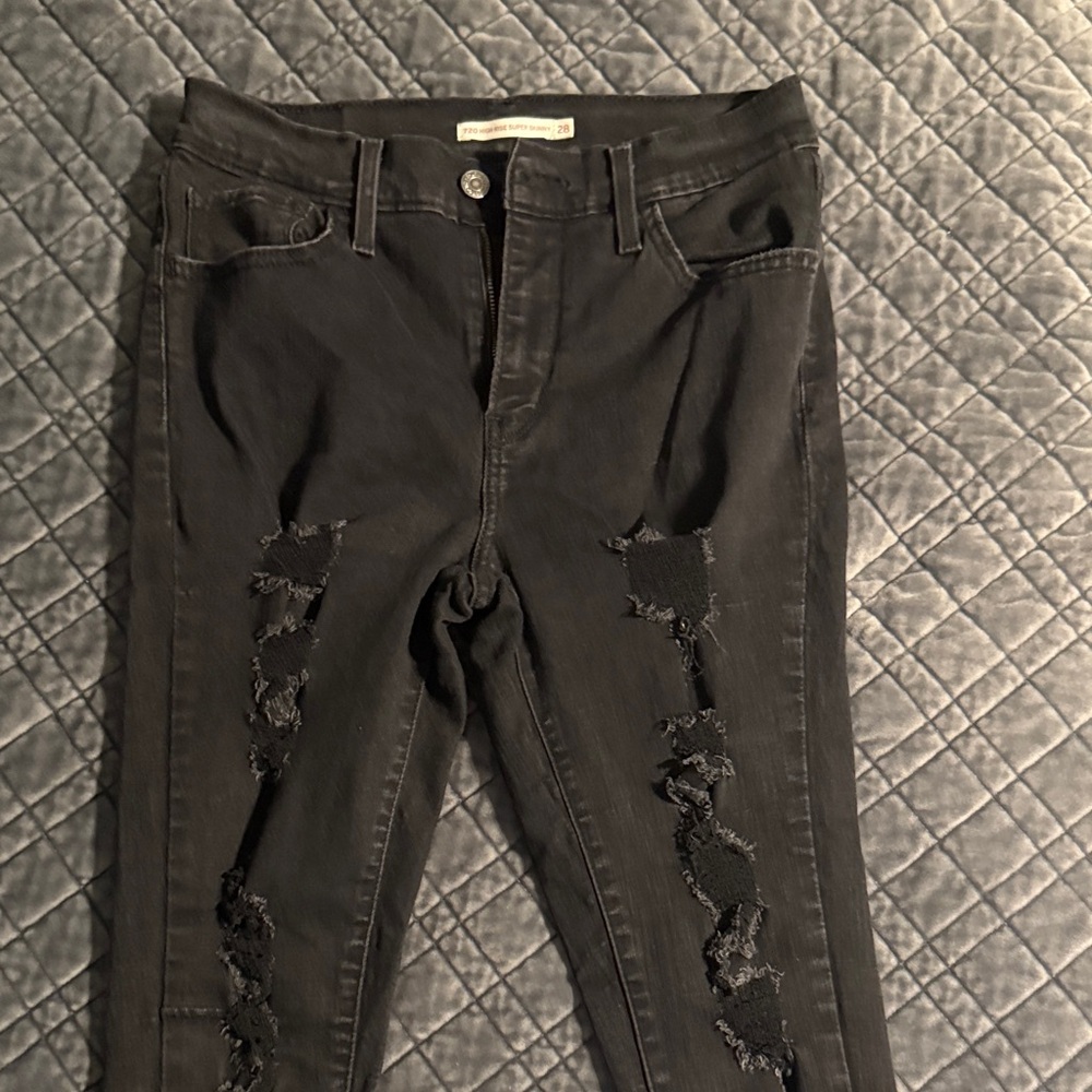 Levi’s High Rise Super Skinny Black Distressed Women Jeans